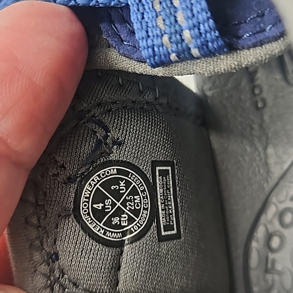 Keen Sandals Kid size 4 blue hiking sandals - Picture 4 of 13